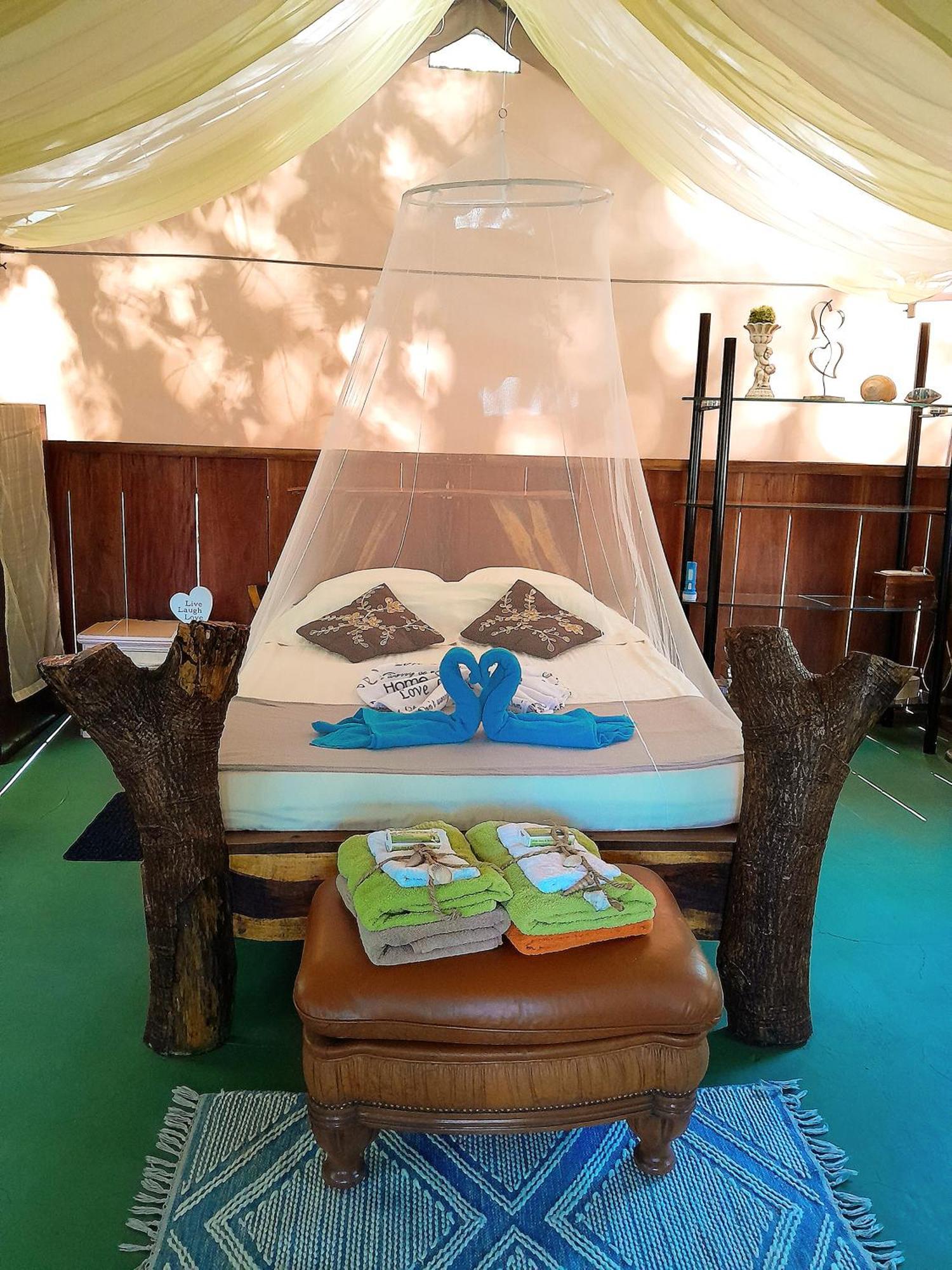 Fully Furnished Family Jungle Tent, Latino Glamping Paquera Exteriér fotografie